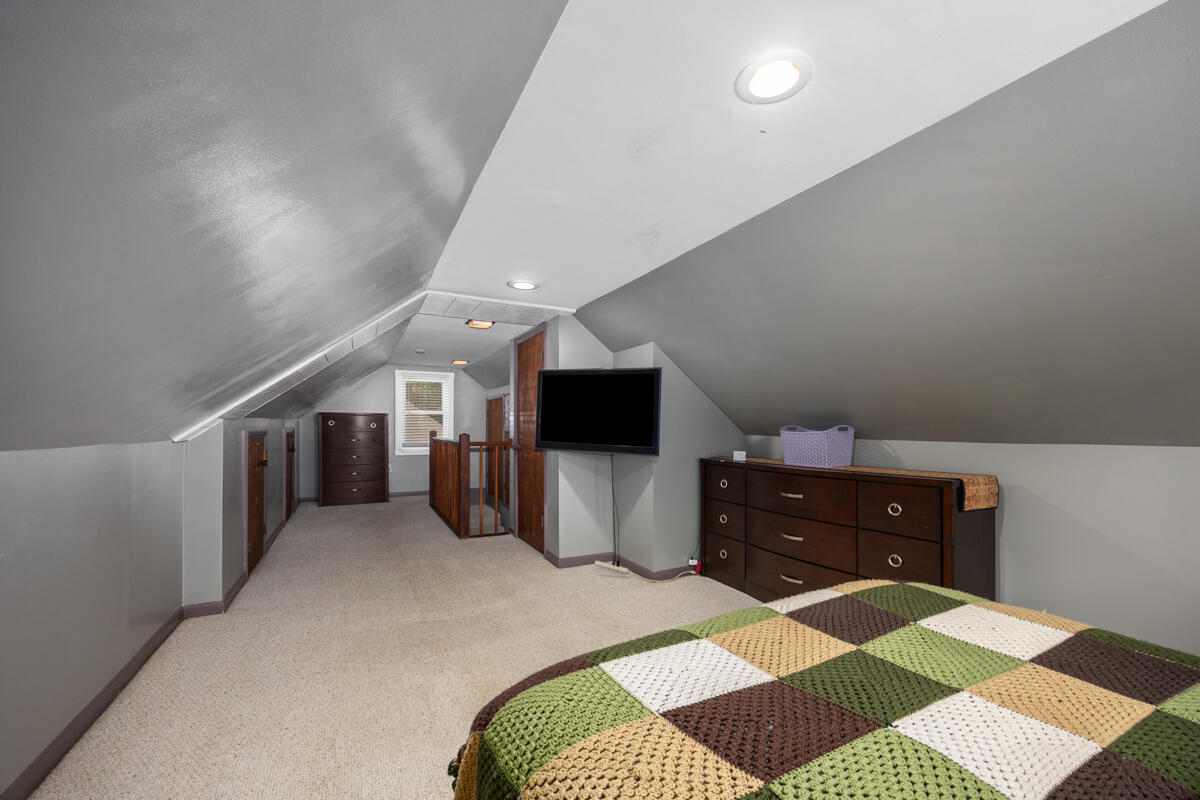 2437 Parkdale Avenue SW