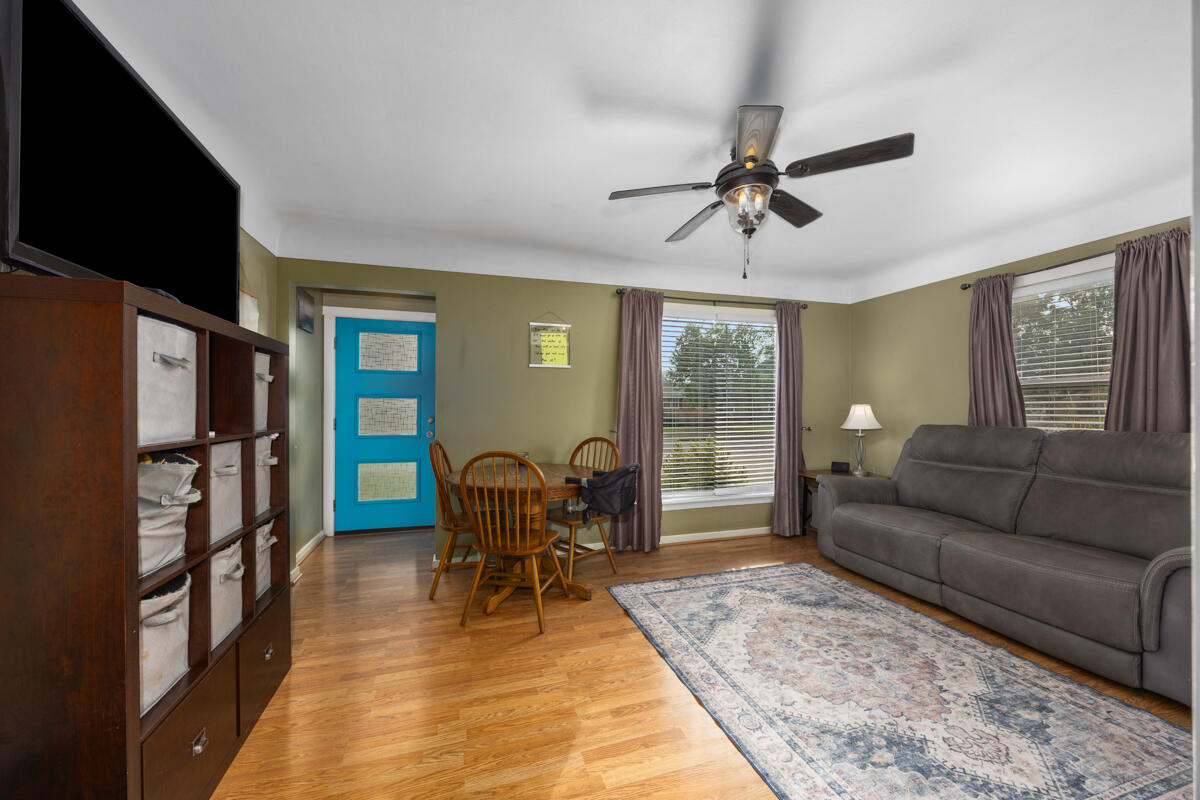 2437 Parkdale Avenue SW