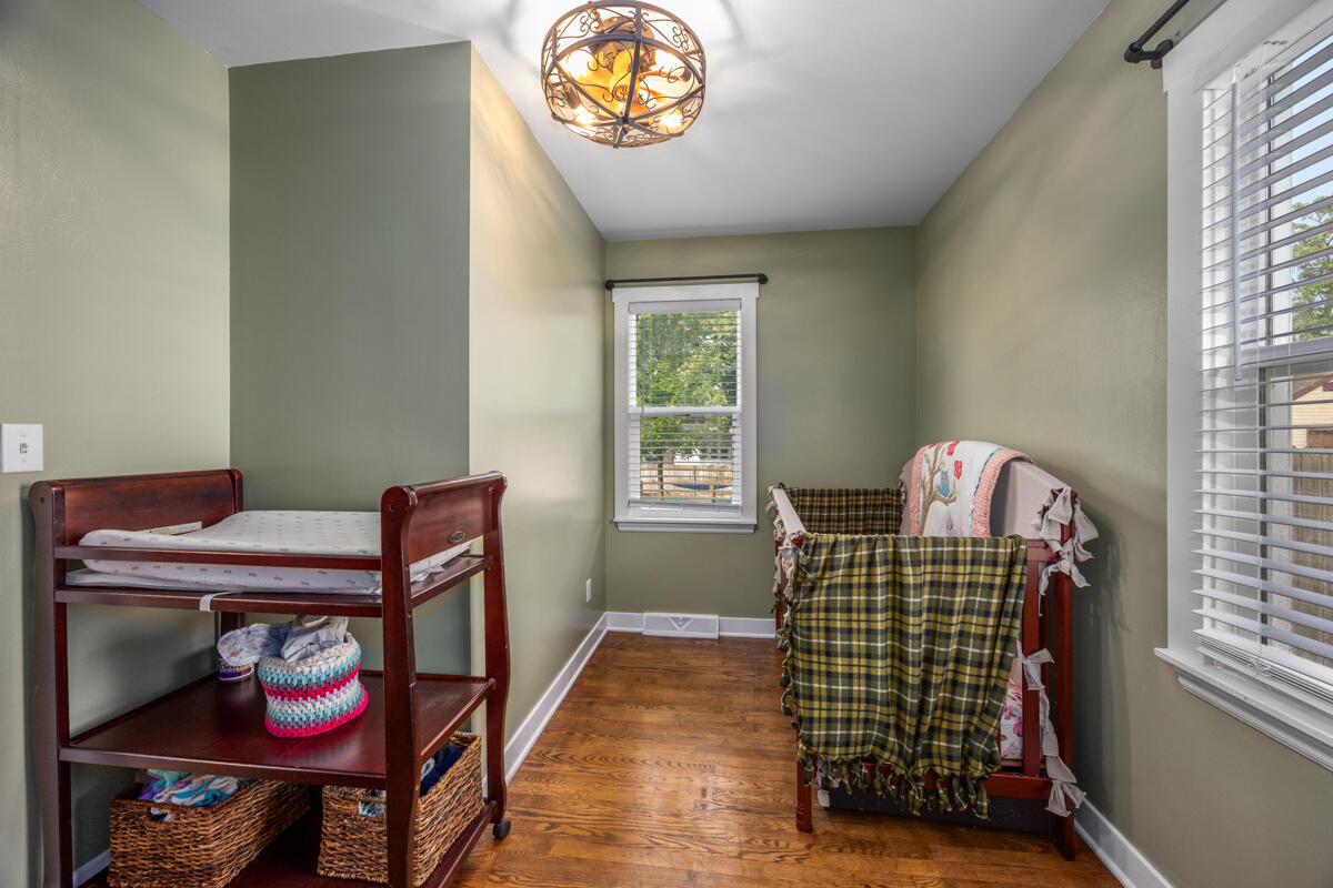 2437 Parkdale Avenue SW