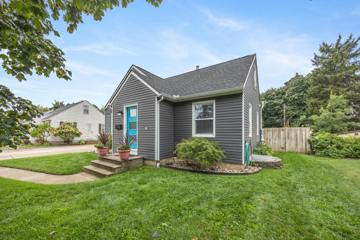 2437 Parkdale Avenue SW