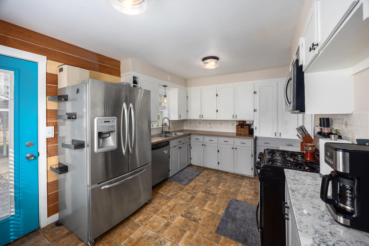 2437 Parkdale Avenue SW