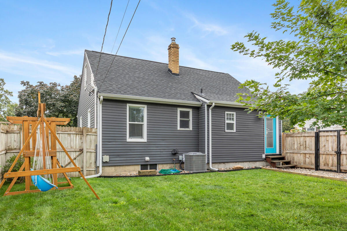 2437 Parkdale Avenue SW