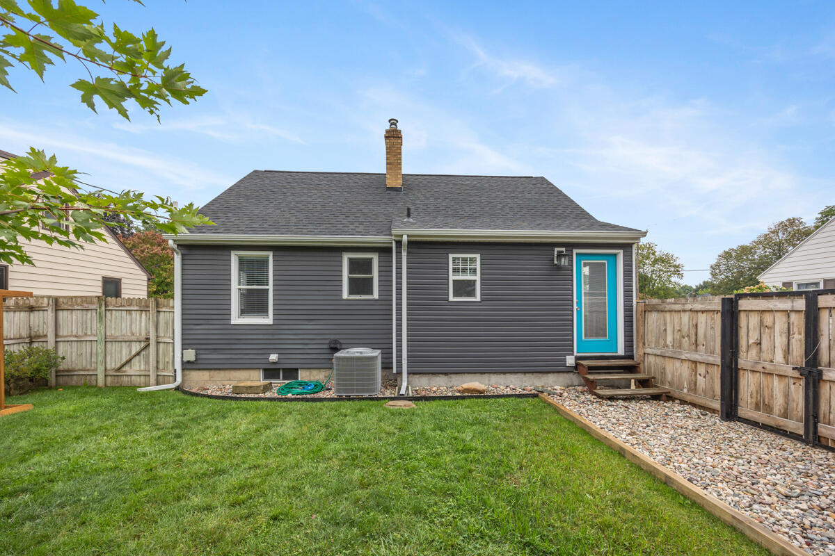 2437 Parkdale Avenue SW