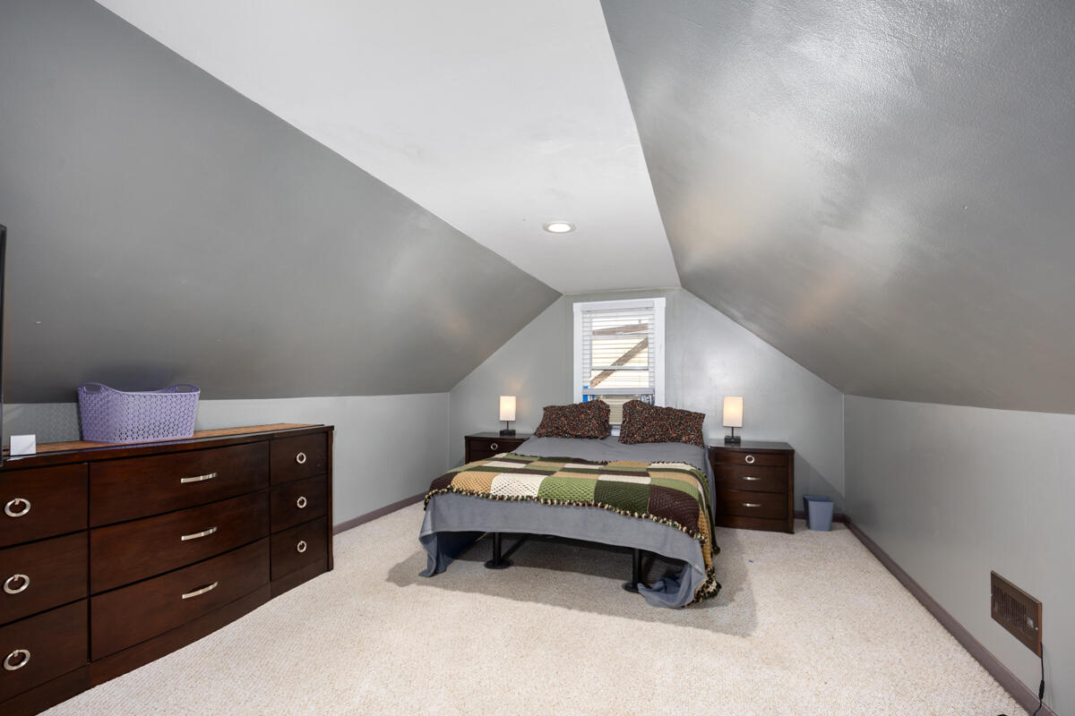 2437 Parkdale Avenue SW