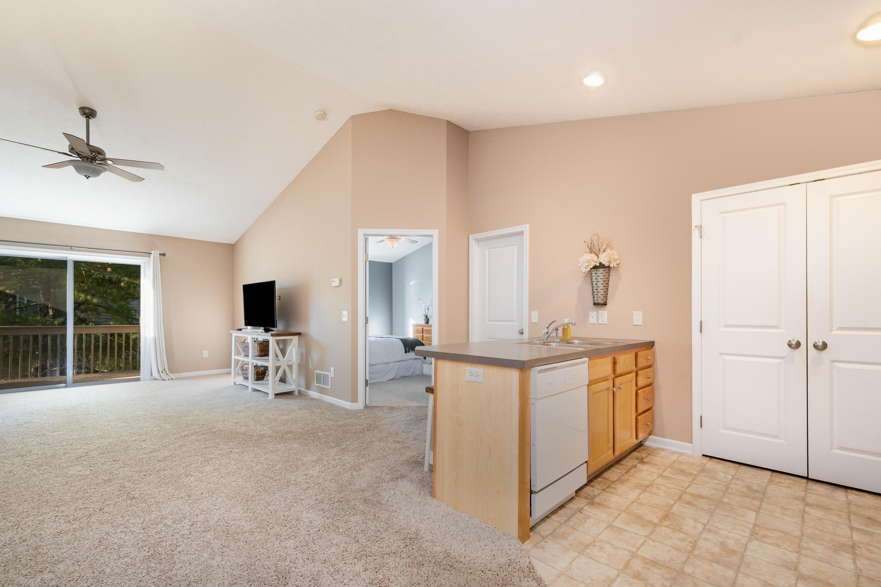 7485 Crooked Creek Drive SW