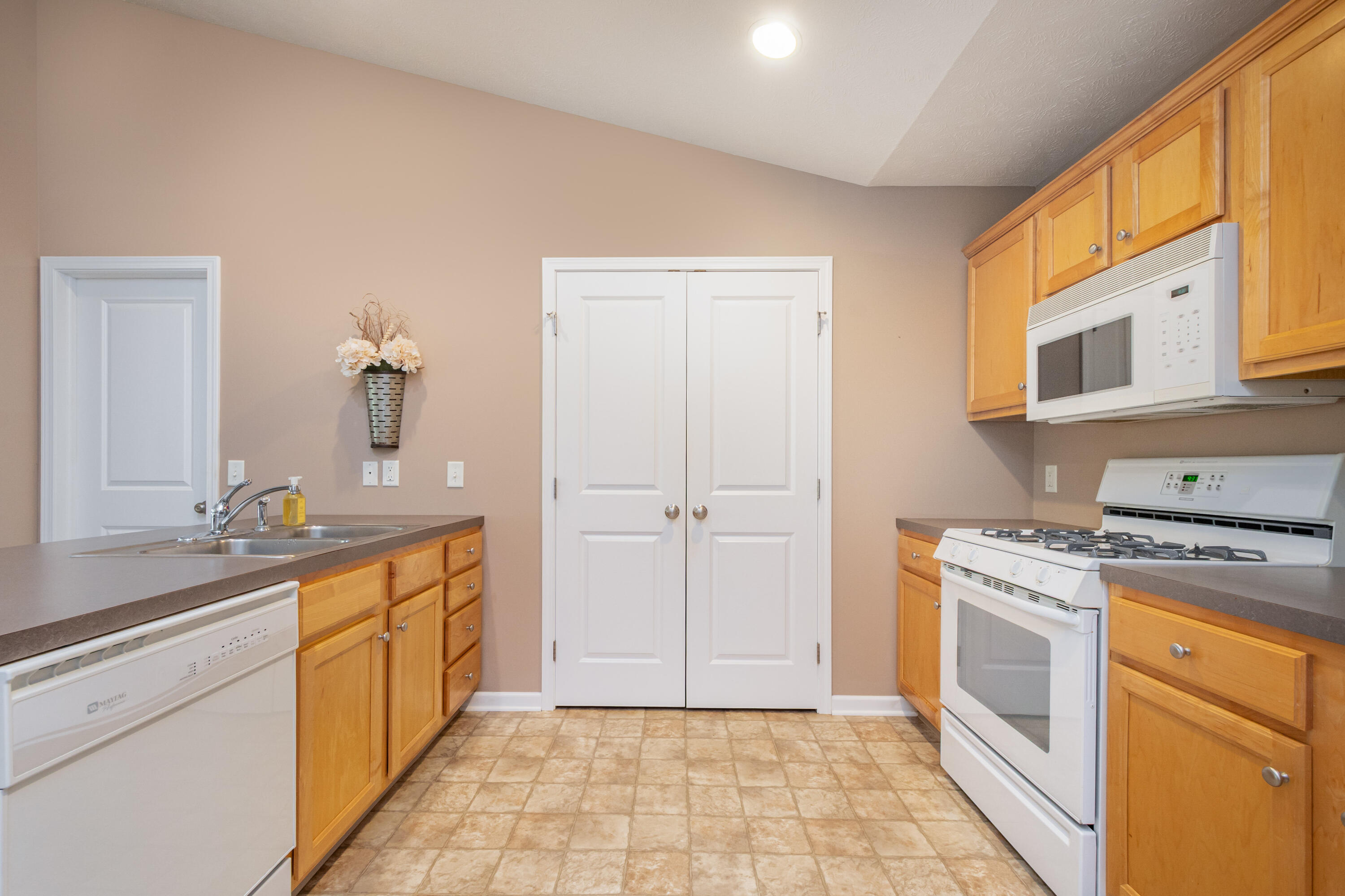 7485 Crooked Creek Drive SW