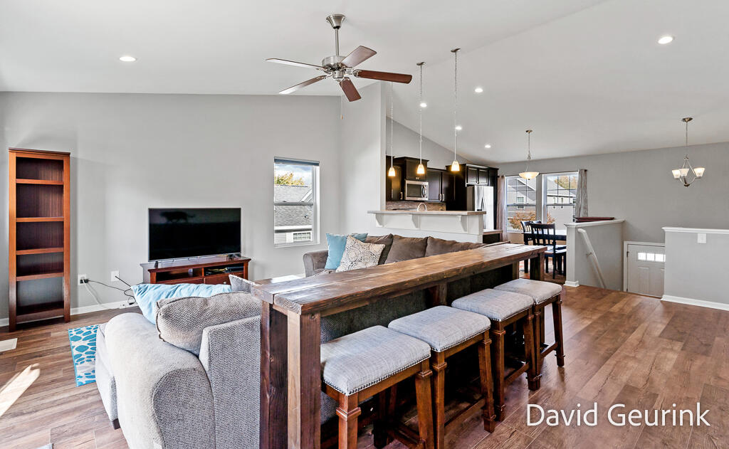 6533 Moss Lake Drive