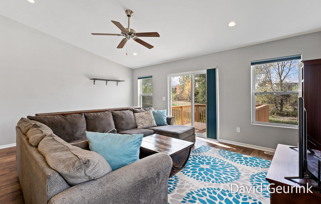 6533 Moss Lake Drive