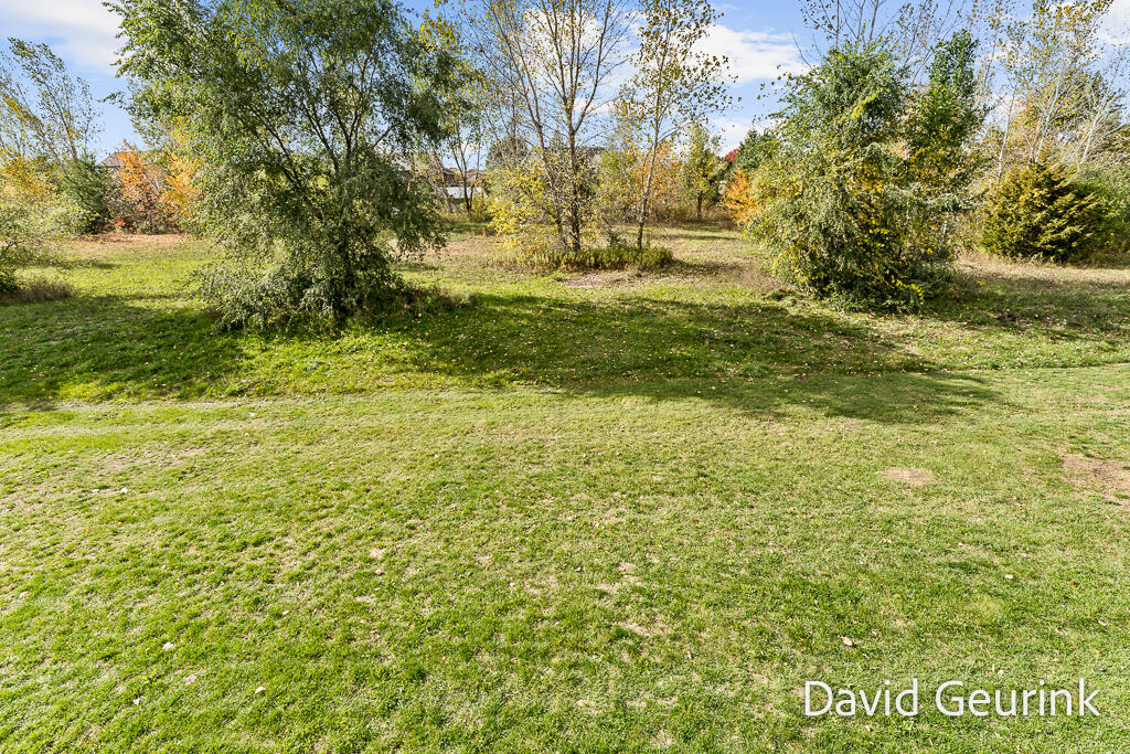 6533 Moss Lake Drive