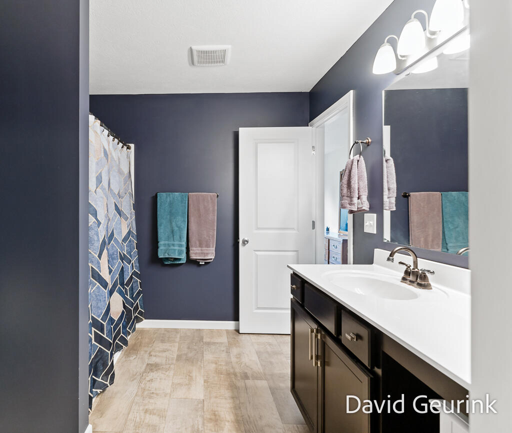 6533 Moss Lake Drive