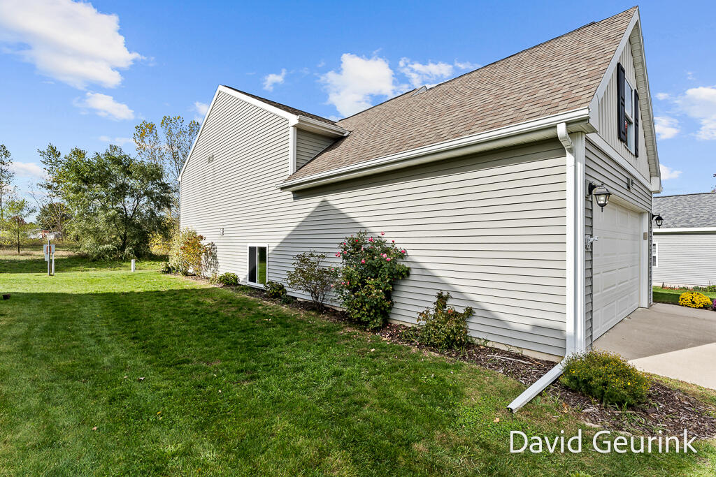 6533 Moss Lake Drive