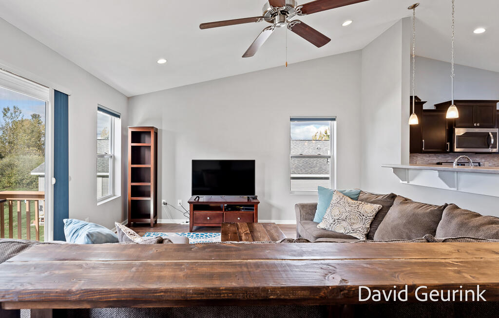 6533 Moss Lake Drive