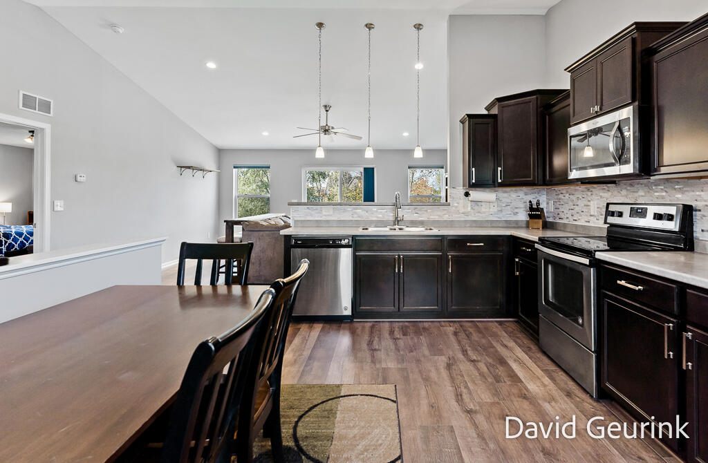 6533 Moss Lake Drive