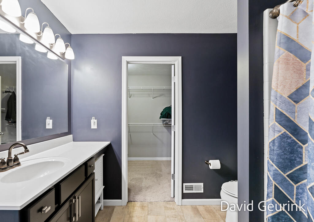 6533 Moss Lake Drive