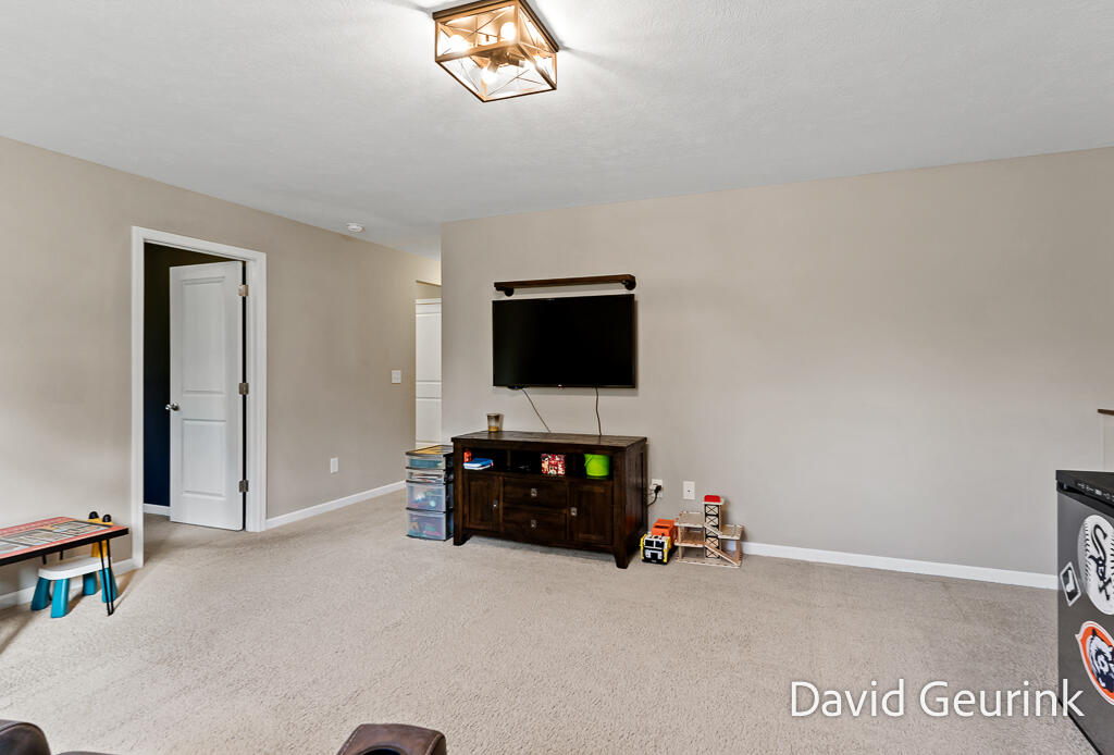 6533 Moss Lake Drive