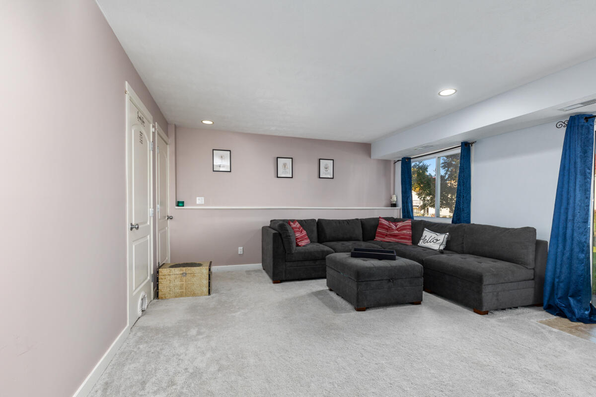 2863 Burritt Street NW