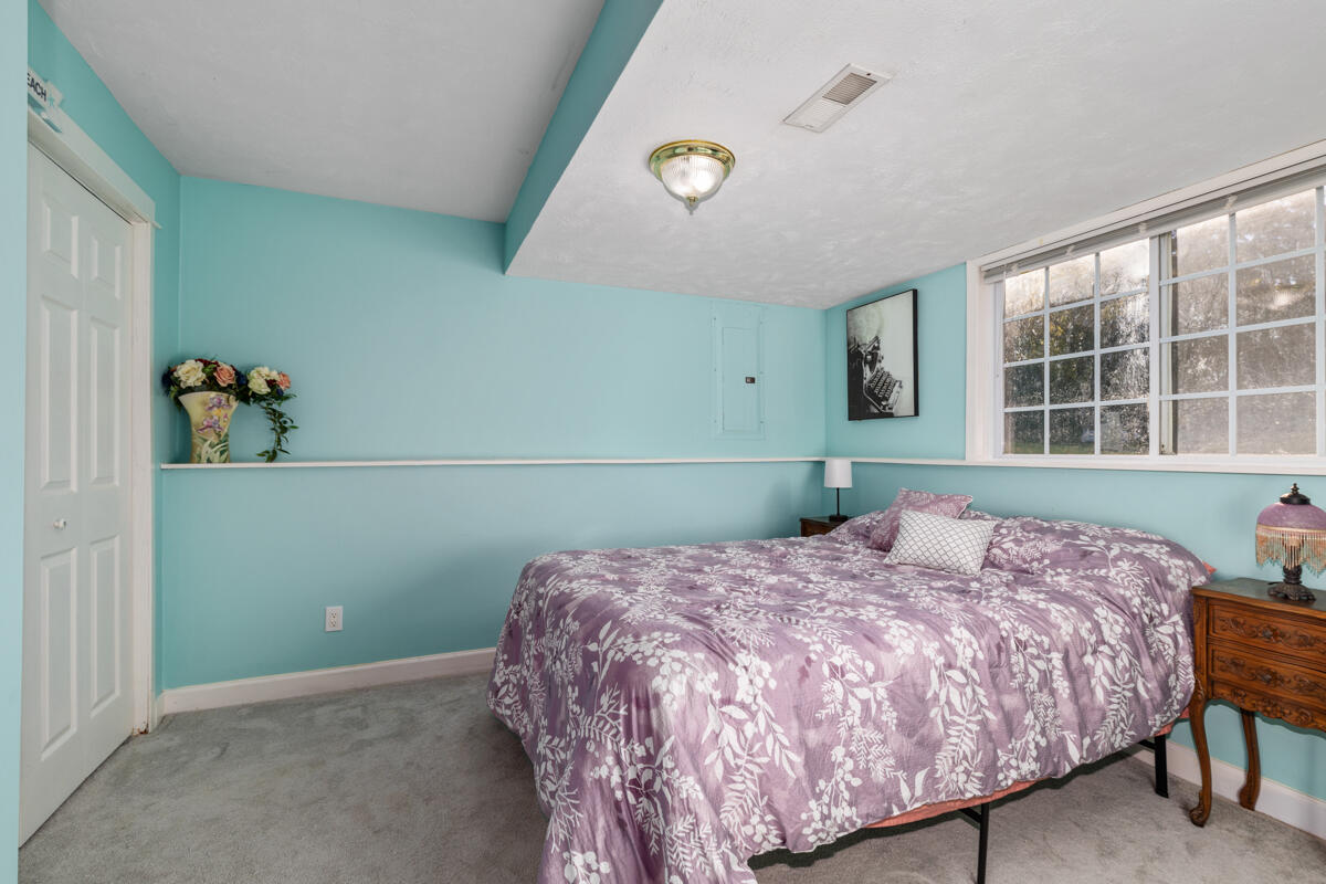 2863 Burritt Street NW