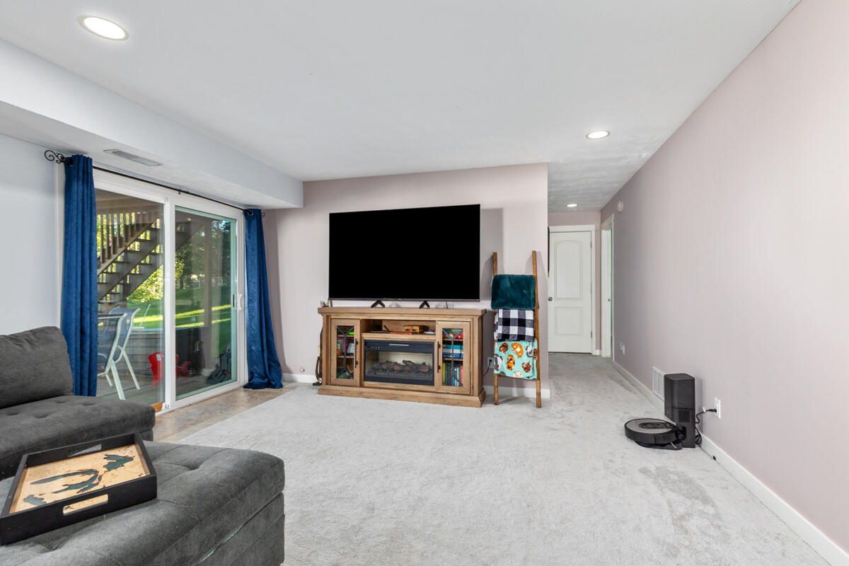 2863 Burritt Street NW