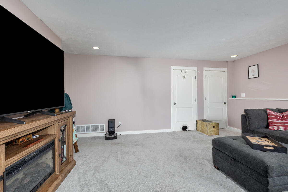 2863 Burritt Street NW