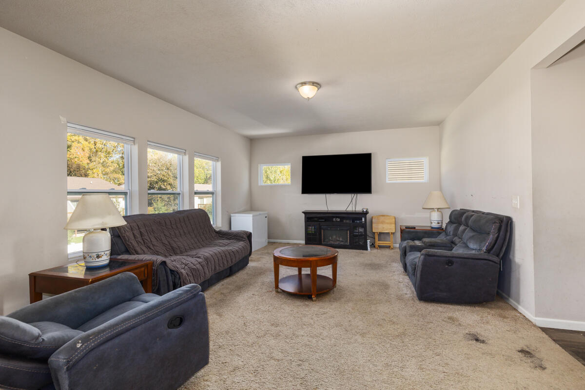 3439 Hidden Cove Lane