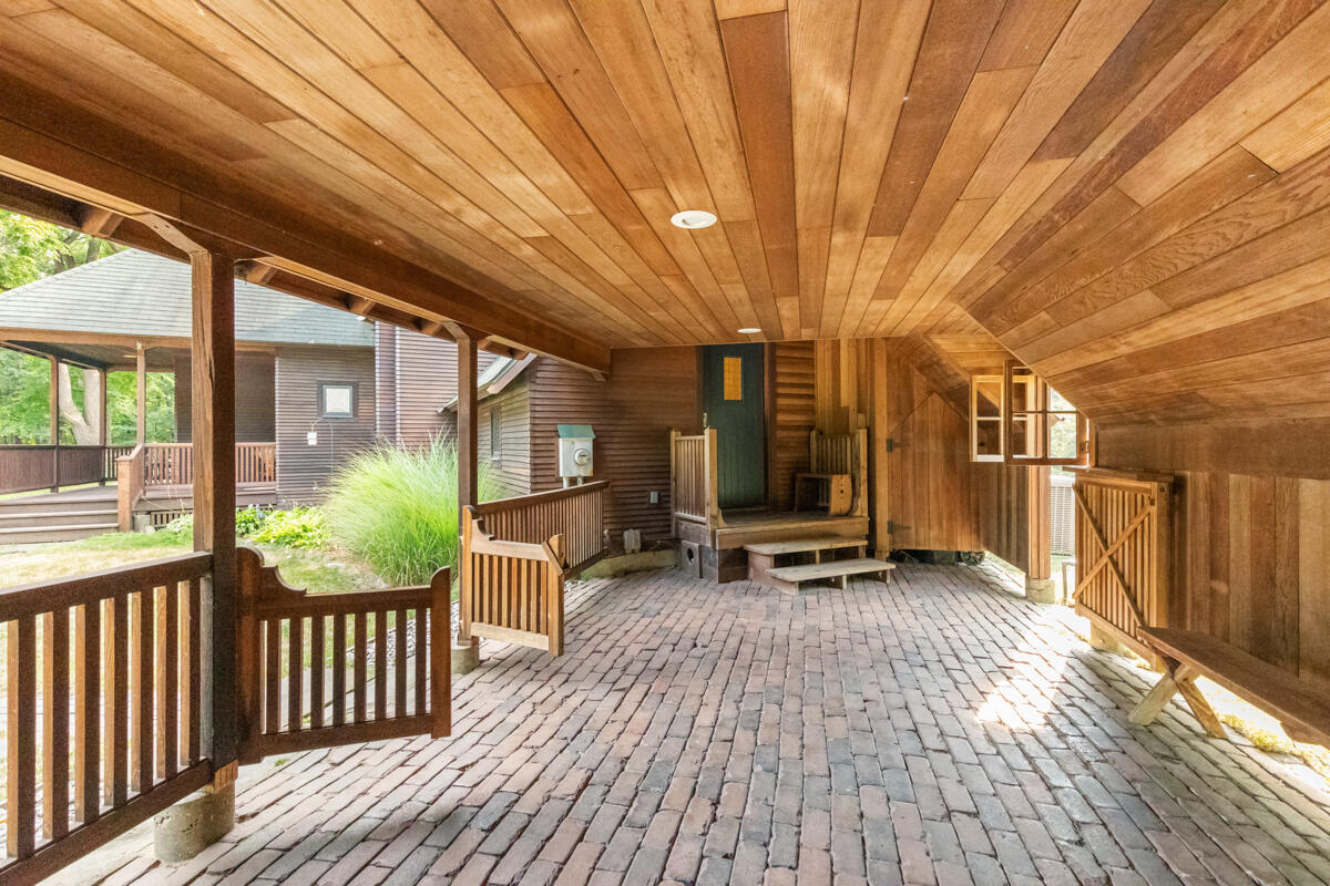 3705 Grand River Drive NE