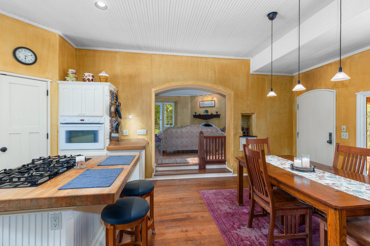 3705 Grand River Drive NE