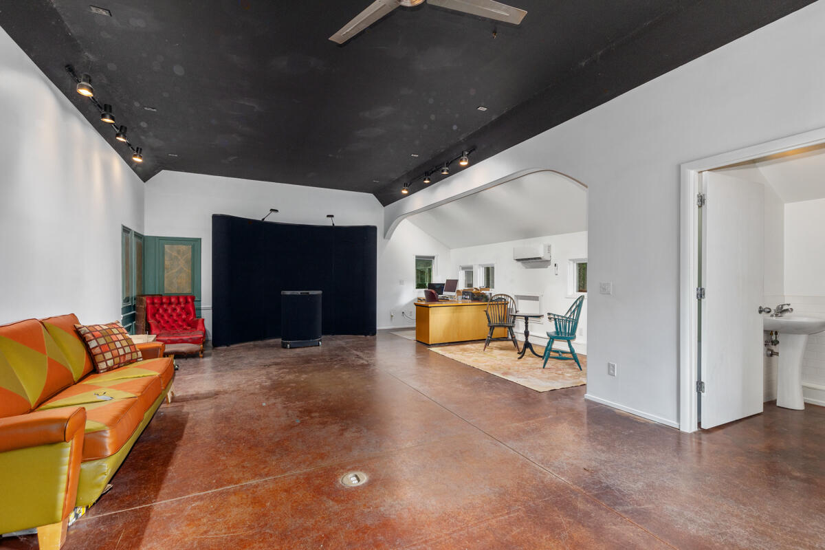 3705 Grand River Drive NE