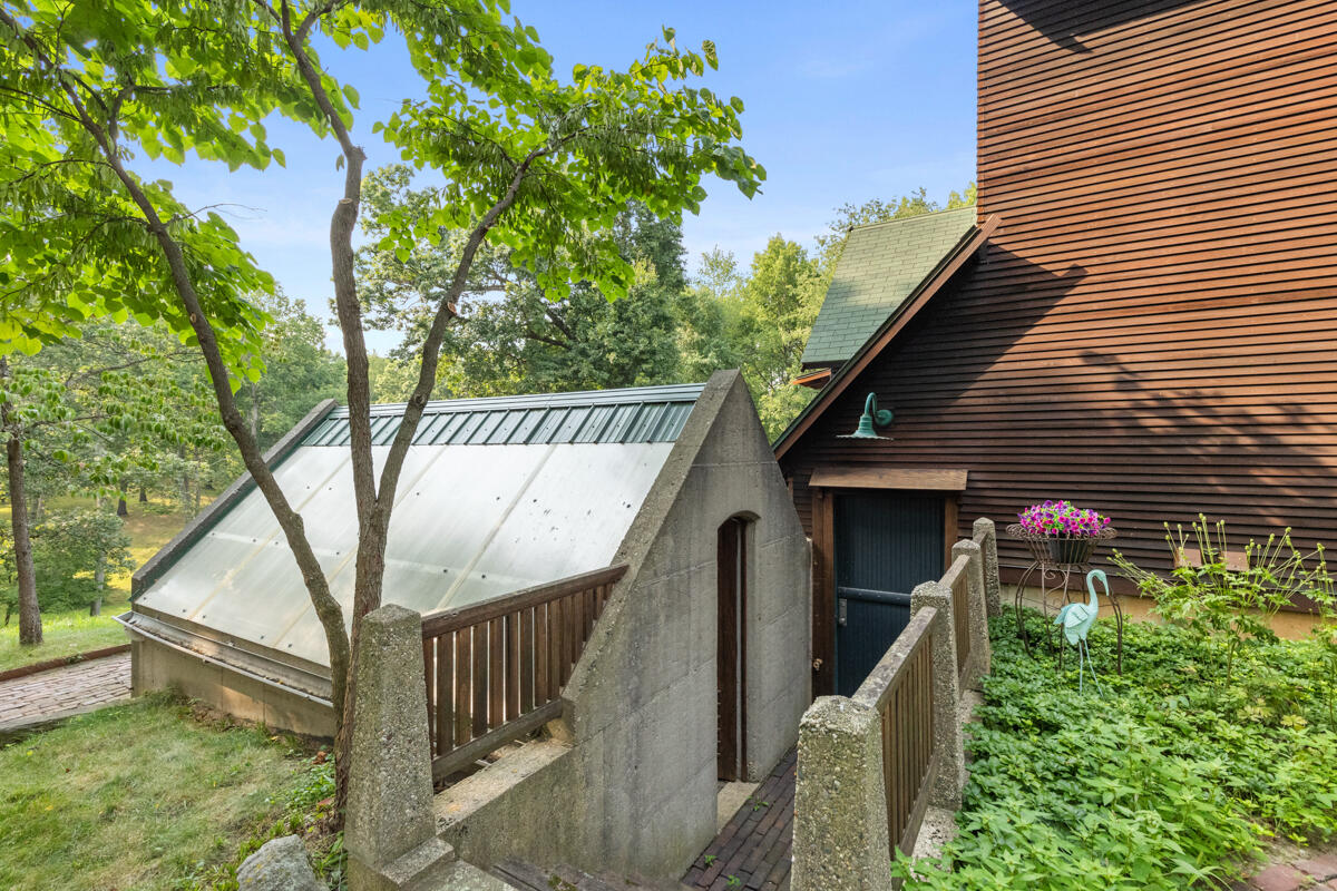 3705 Grand River Drive NE