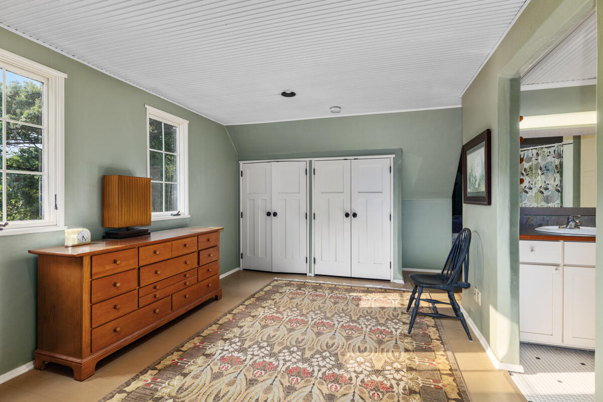 3705 Grand River Drive NE