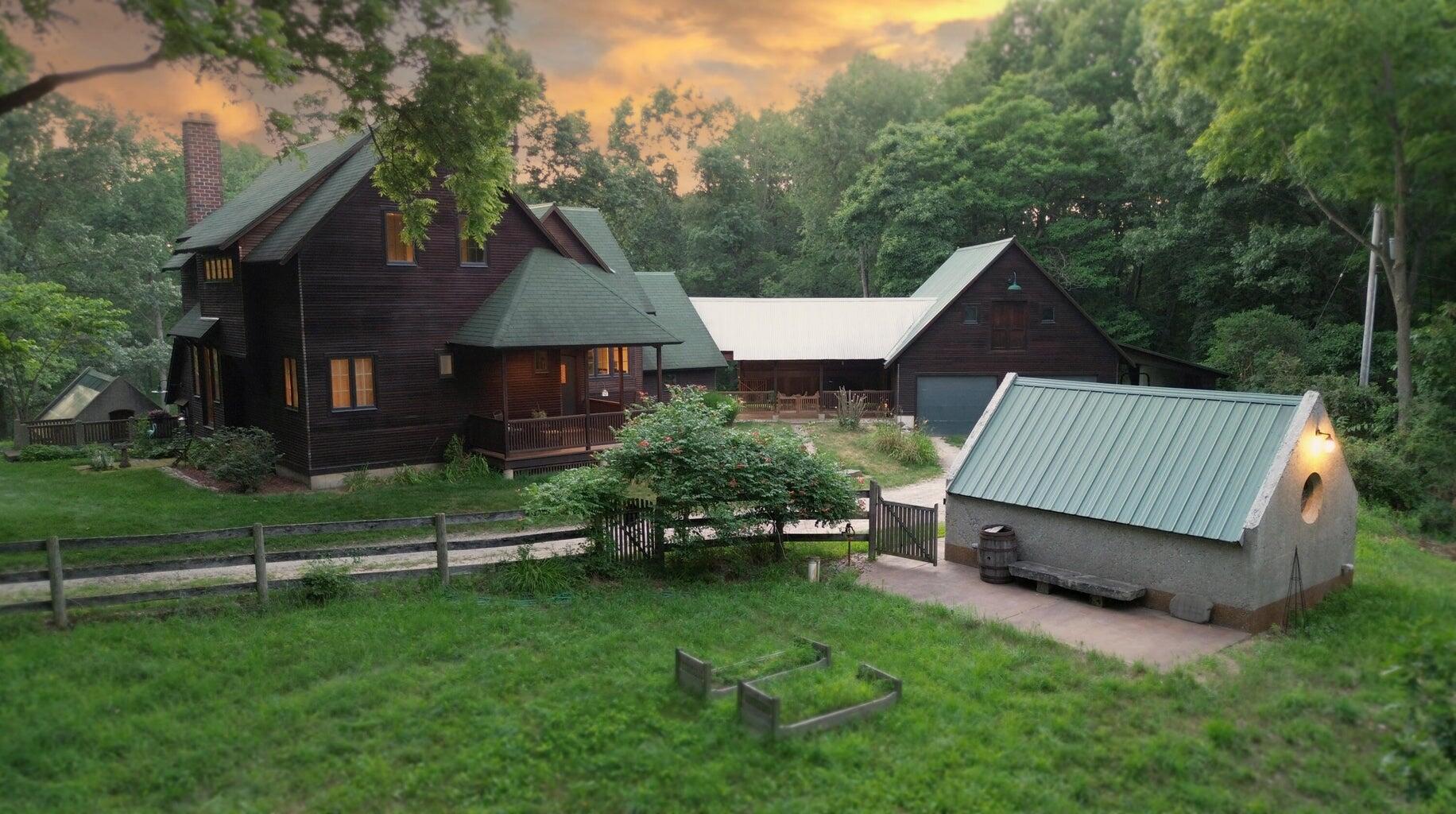 3705 Grand River Drive NE