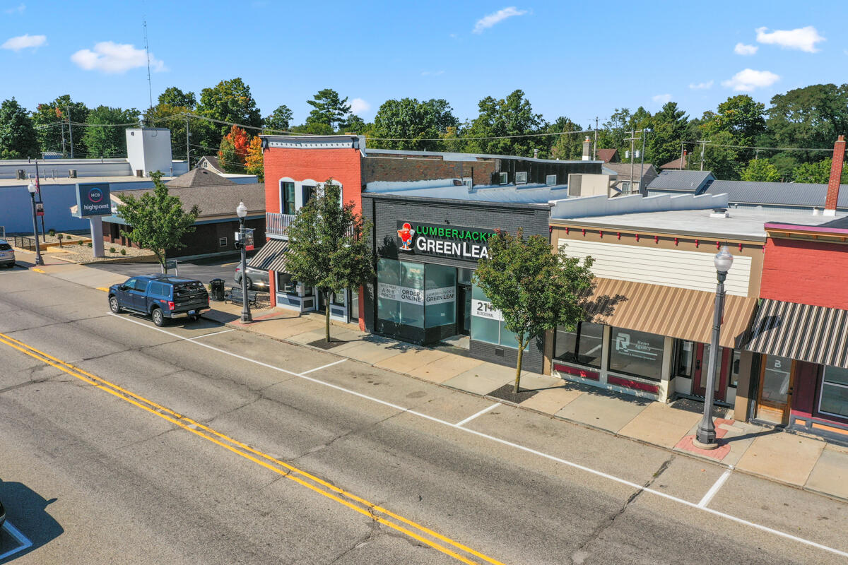 122 W Superior Street