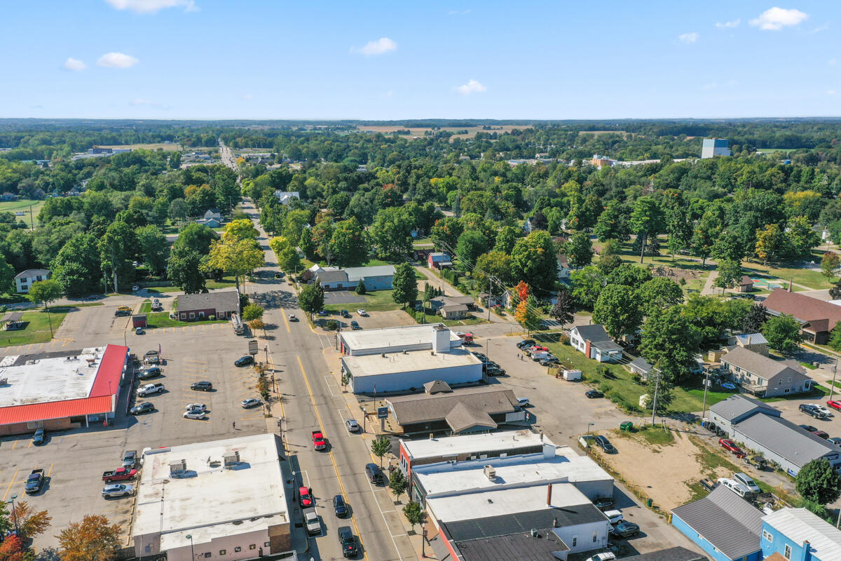 122 W Superior Street