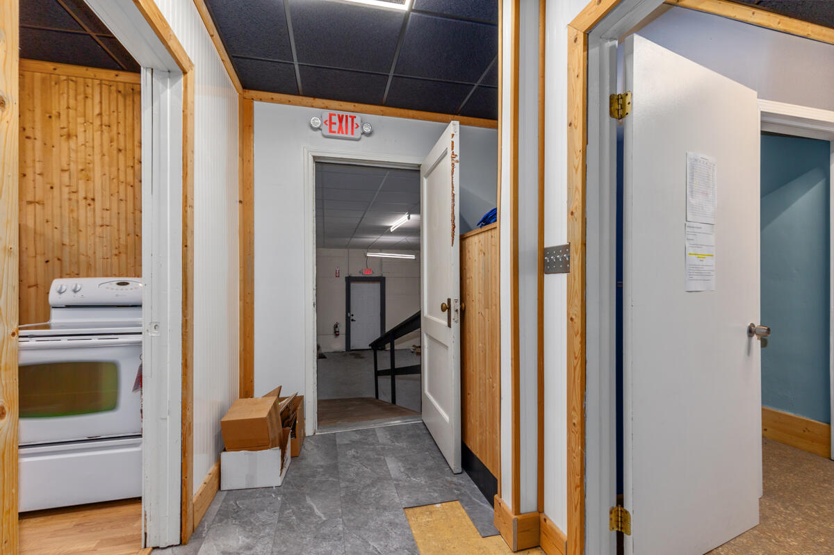 122 W Superior Street