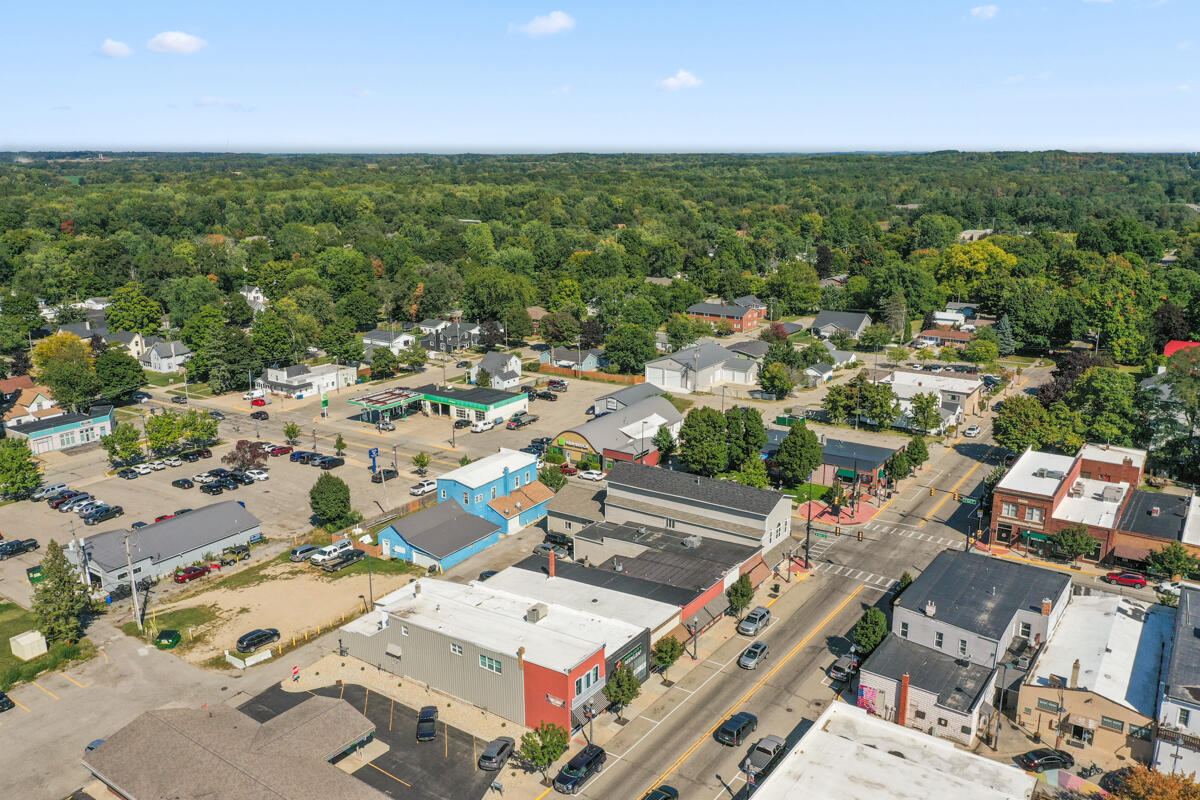 122 W Superior Street