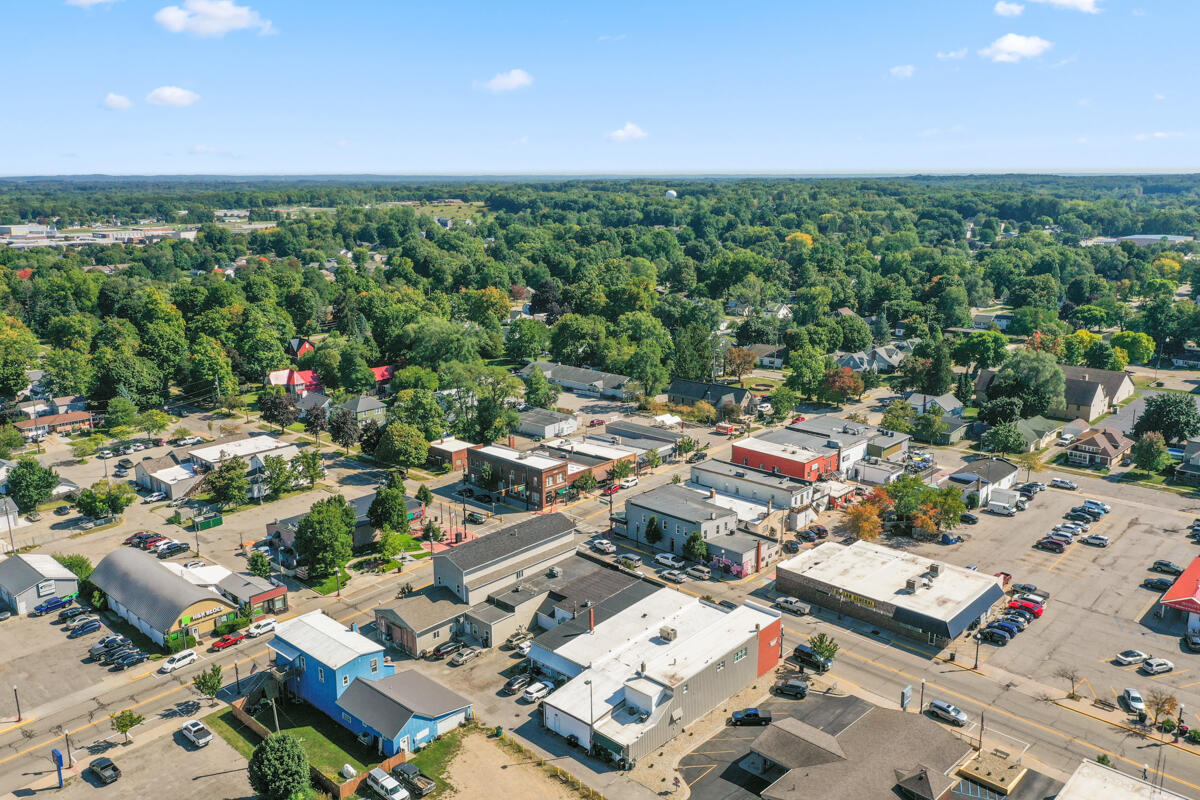 122 W Superior Street