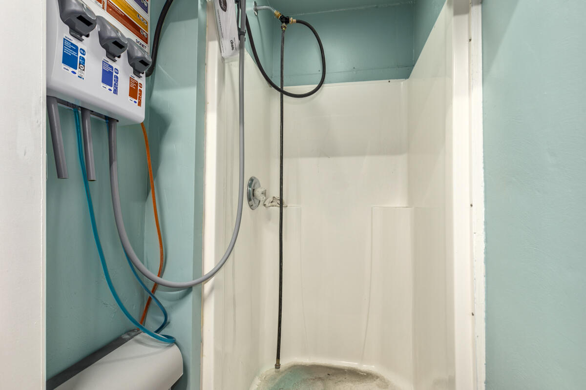 122 W Superior Street