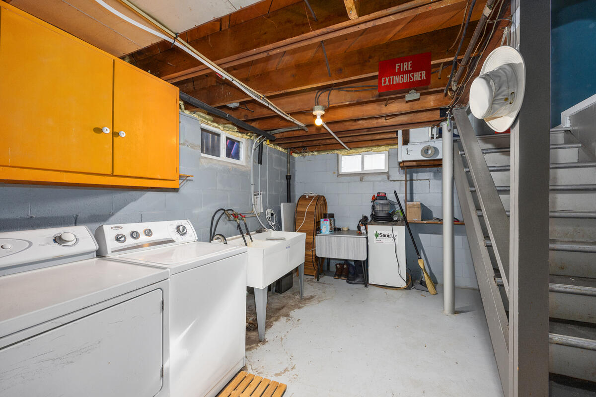 931 Ariebill Street SW