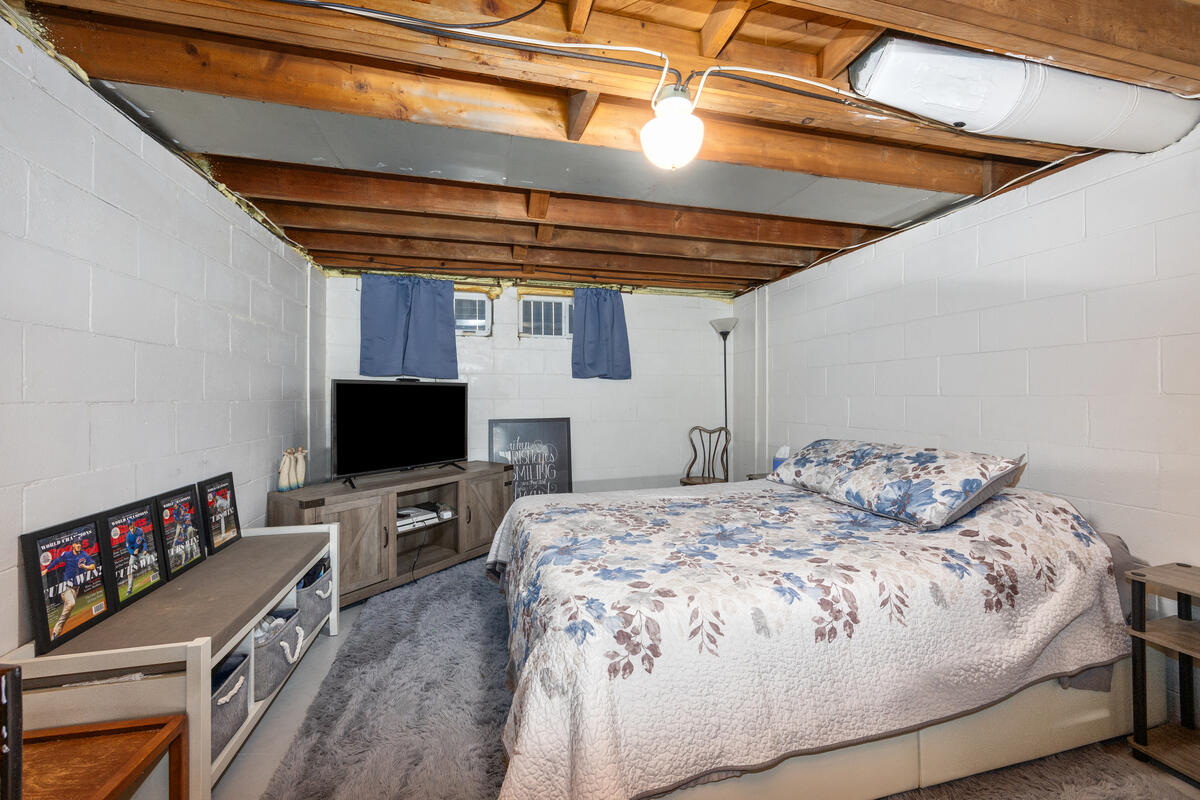 931 Ariebill Street SW