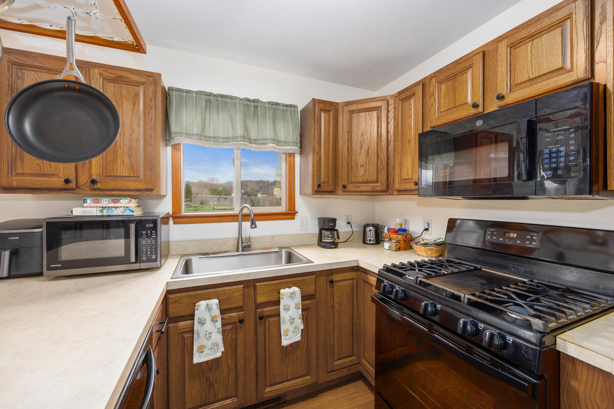 10480 Wolven Avenue NE