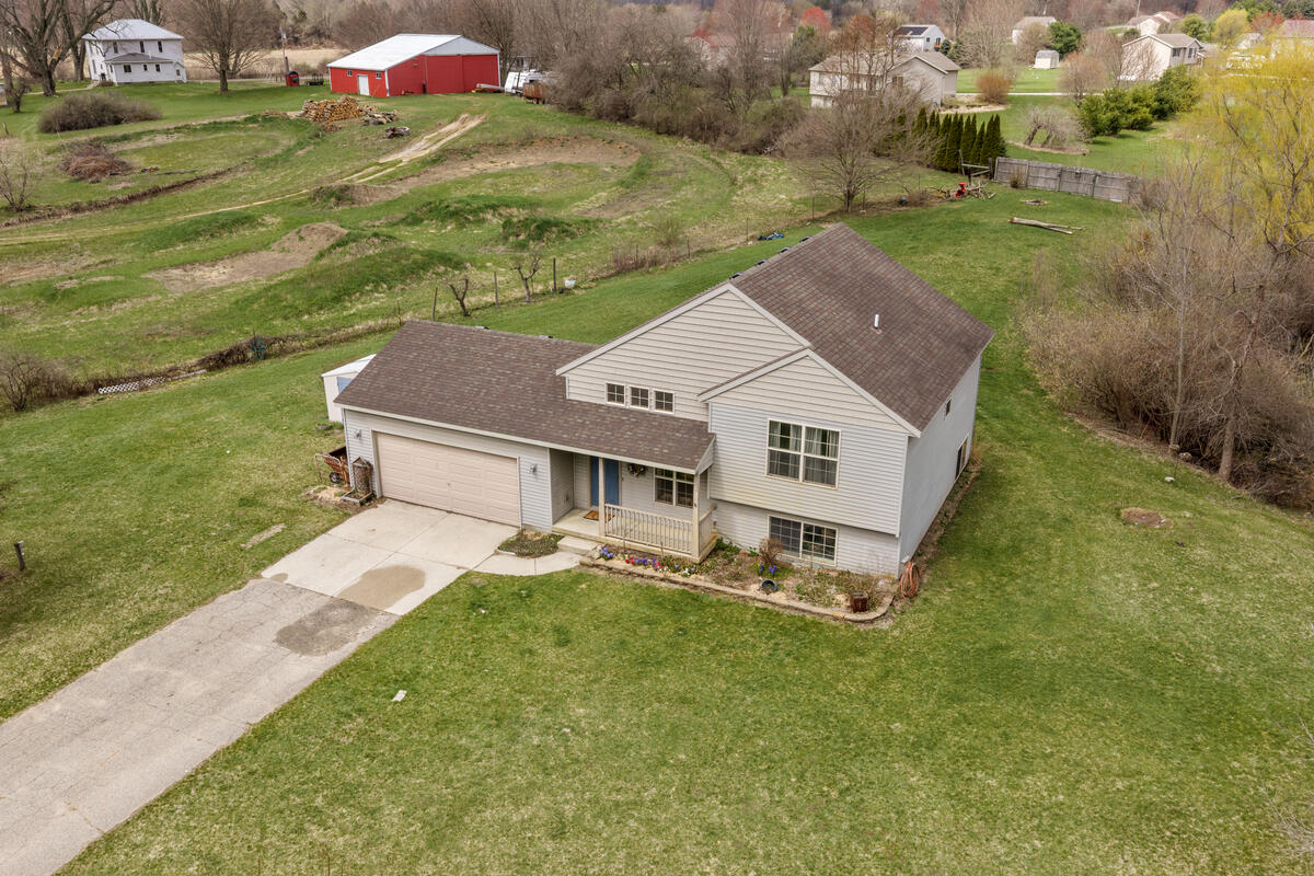 10480 Wolven Avenue NE