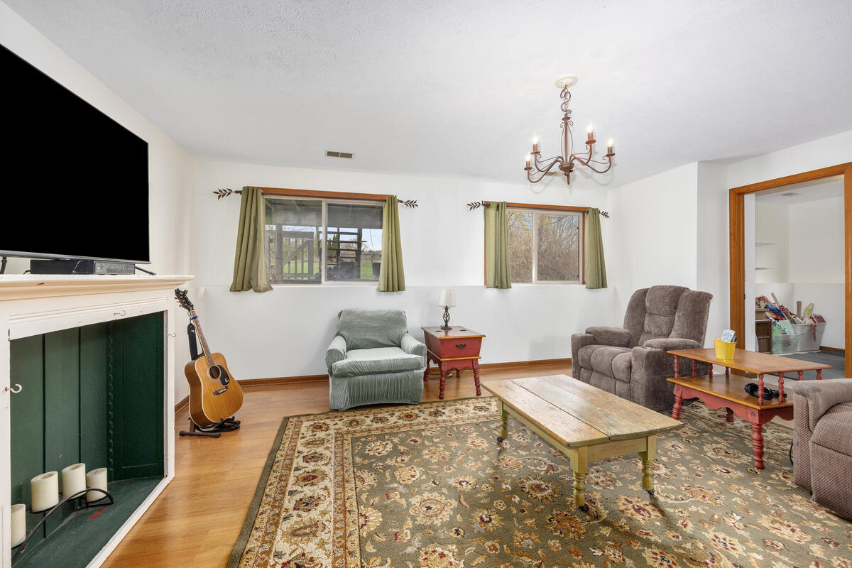 10480 Wolven Avenue NE