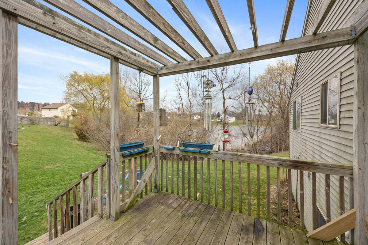 10480 Wolven Avenue NE