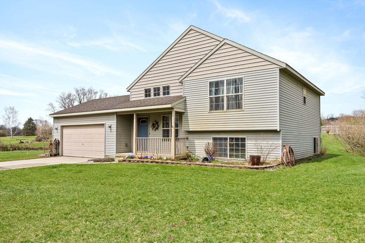 10480 Wolven Avenue NE