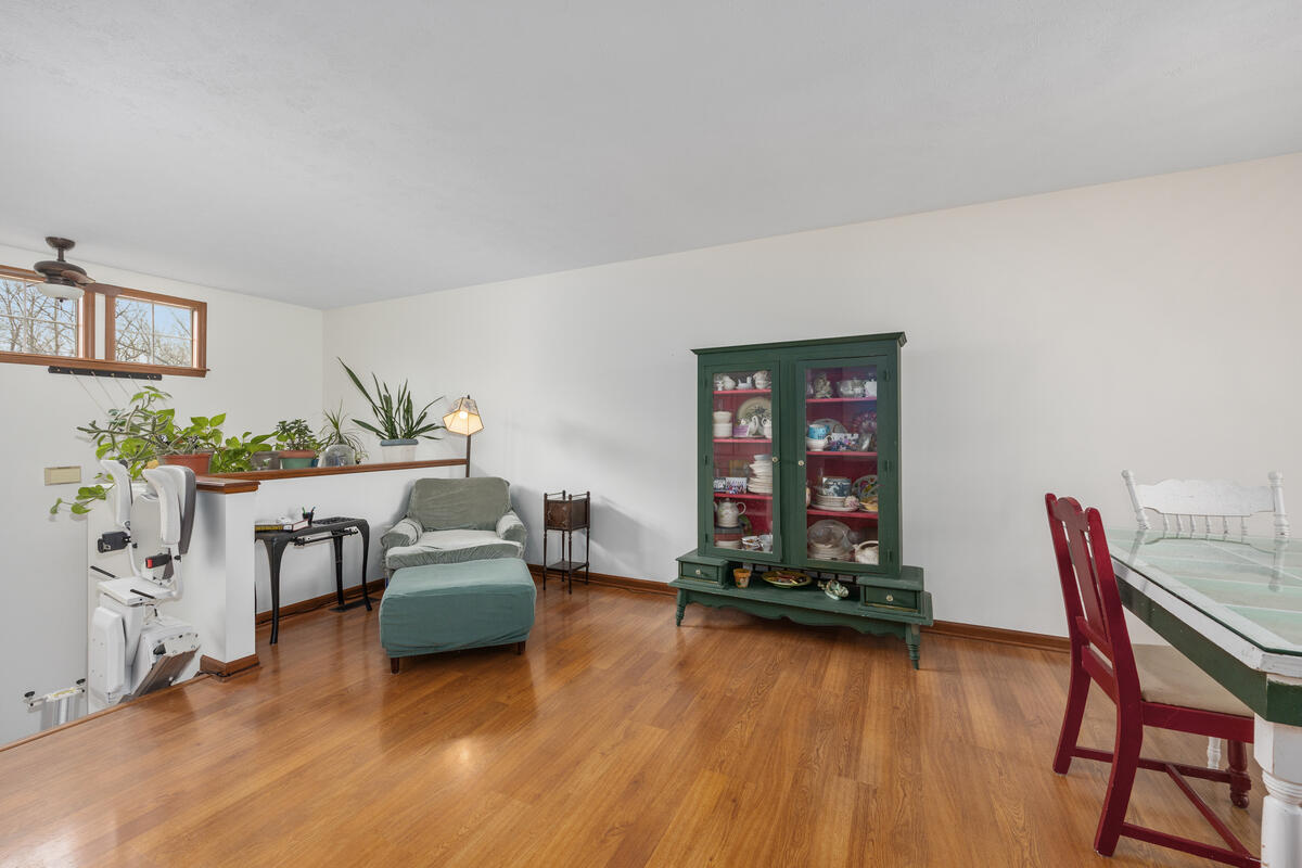 10480 Wolven Avenue NE