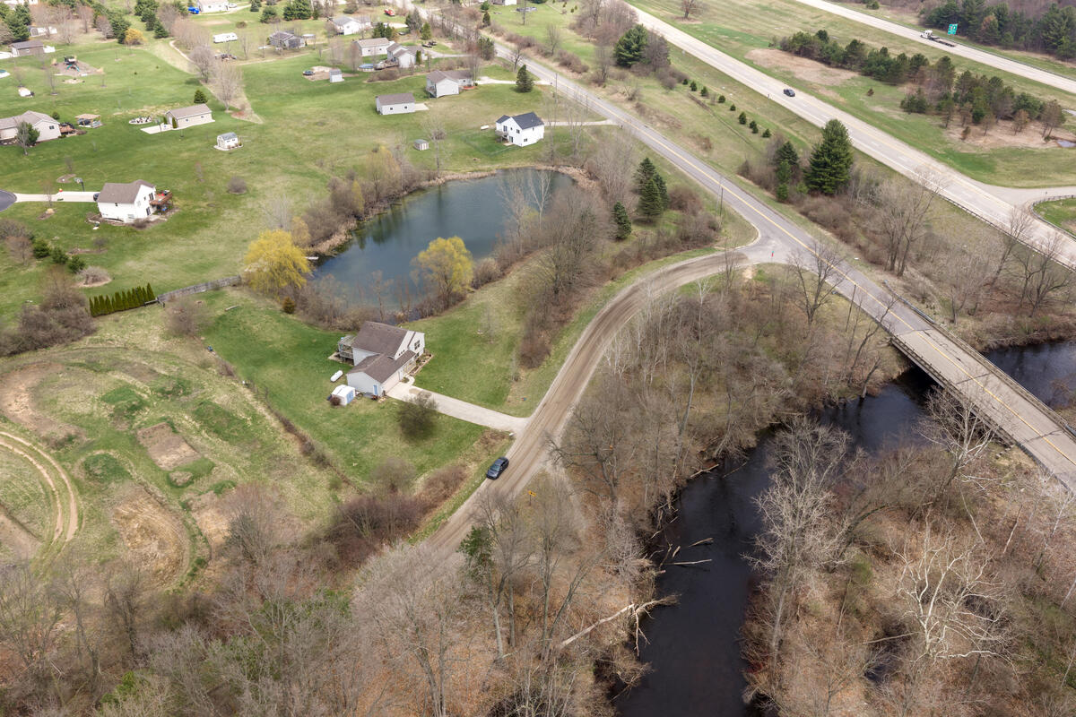 10480 Wolven Avenue NE