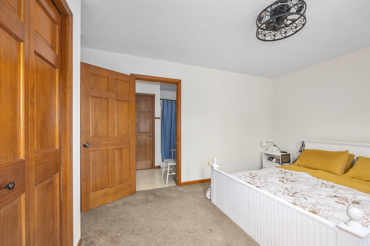 10480 Wolven Avenue NE