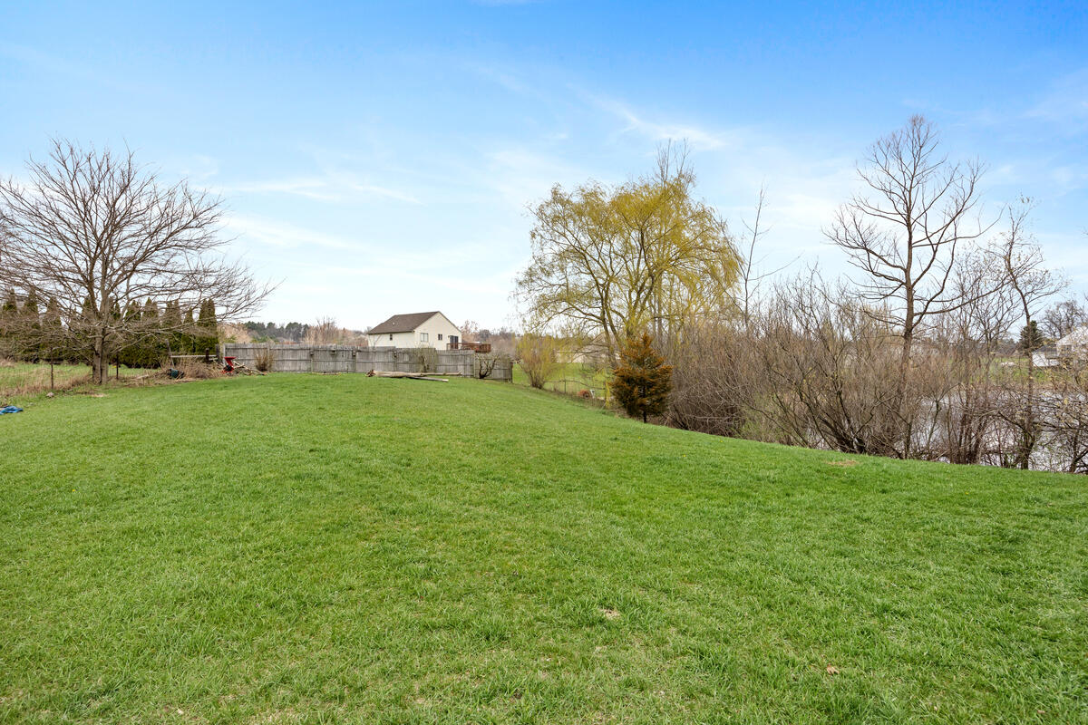 10480 Wolven Avenue NE