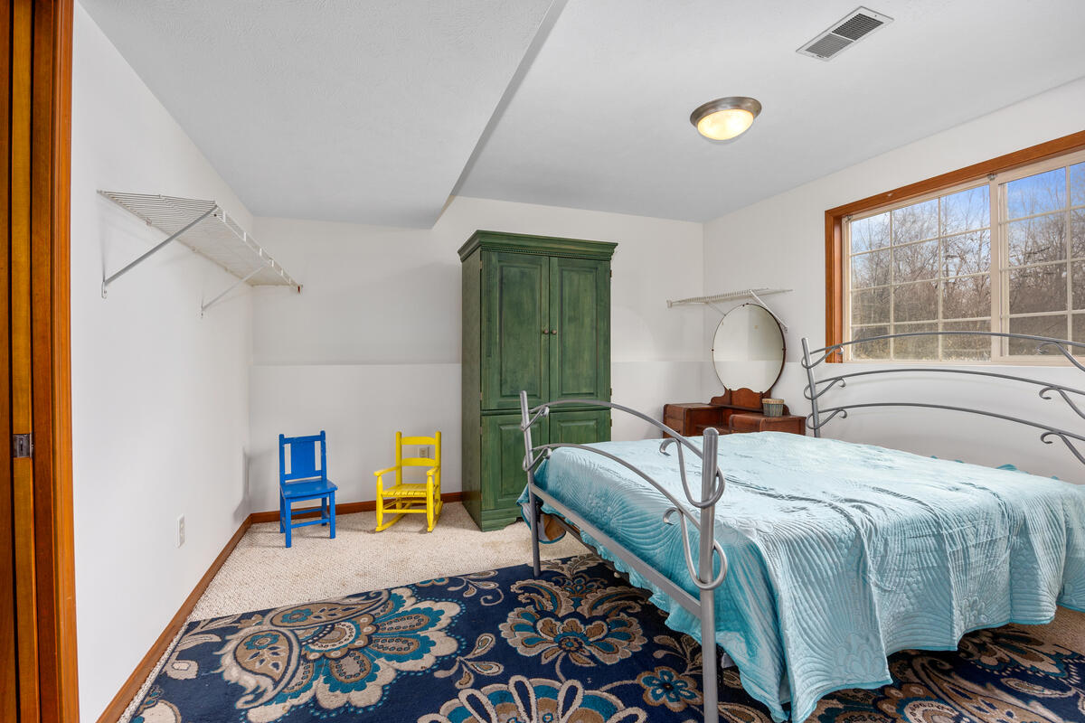 10480 Wolven Avenue NE