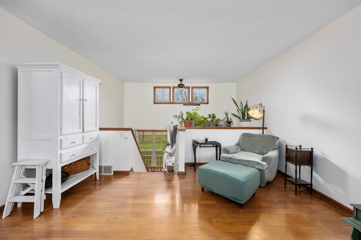 10480 Wolven Avenue NE