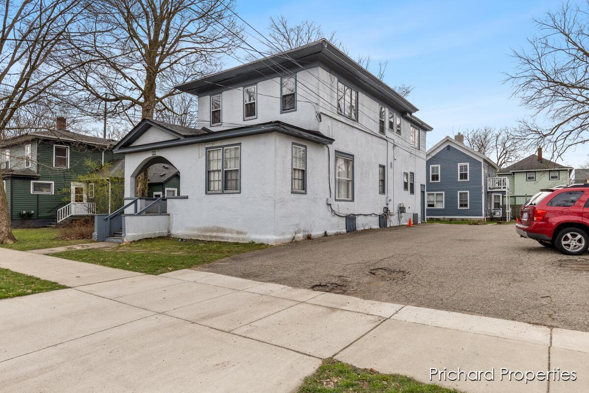 809-807 W Cedar Street
